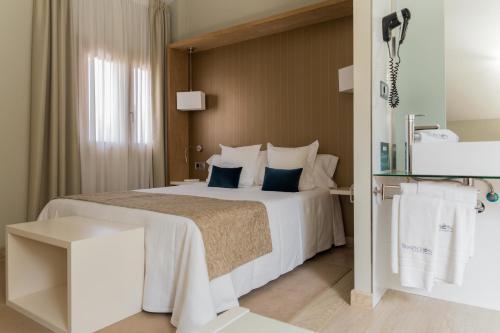 Hotel Tinas De 4*
